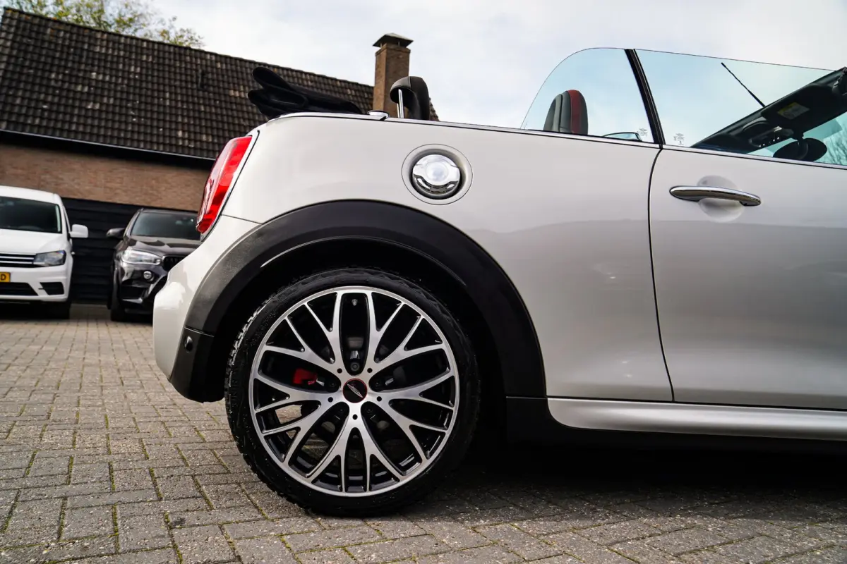 2.0 John Works Chili | Cabriolet | Luxe Leder / Alcantara | Harman/Kardon | Camera | 231PK | HuD