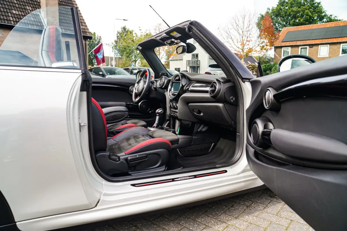 2.0 John Works Chili | Cabriolet | Luxe Leder / Alcantara | Harman/Kardon | Camera | 231PK | HuD