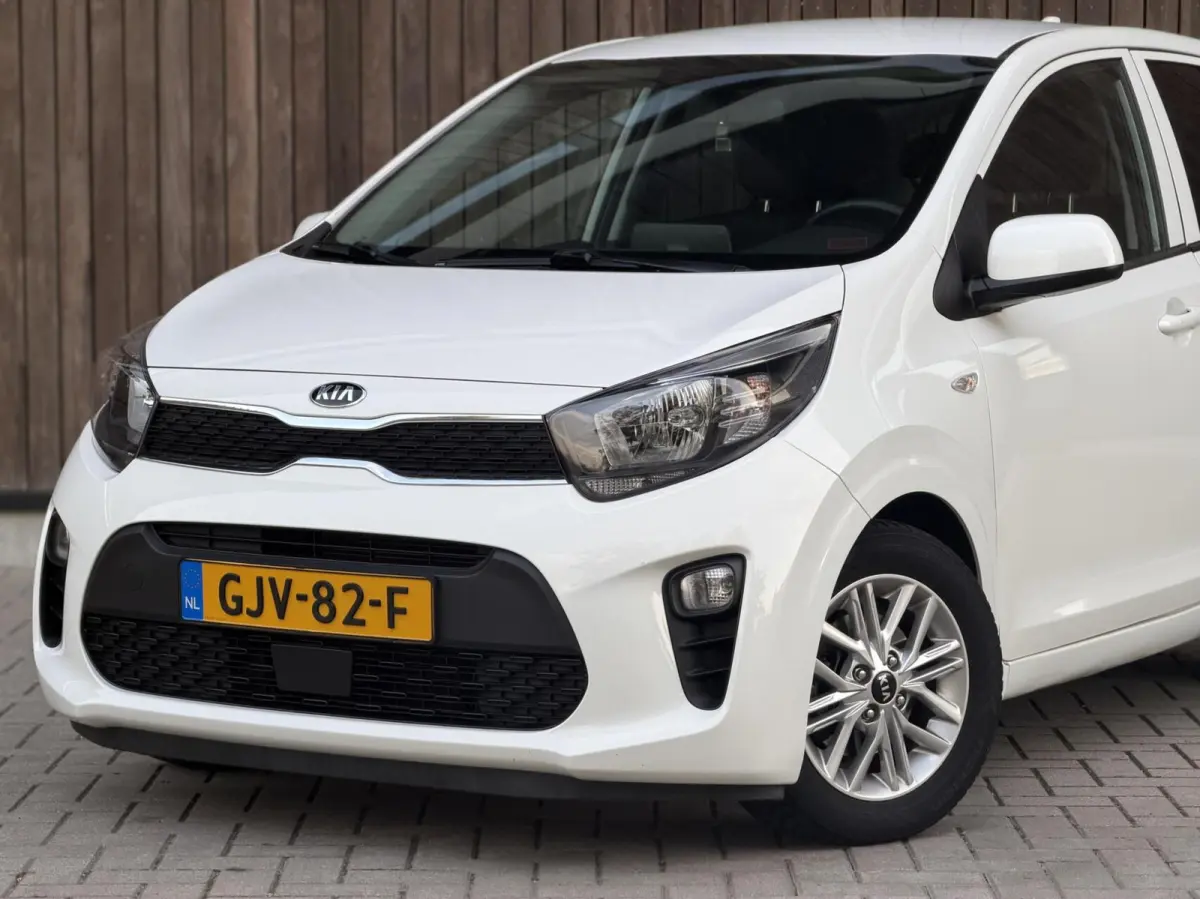 1.2 CVVT DynamicPlusLine | CAMERA | STOEL/STUURVERWARMING | CARPLAY