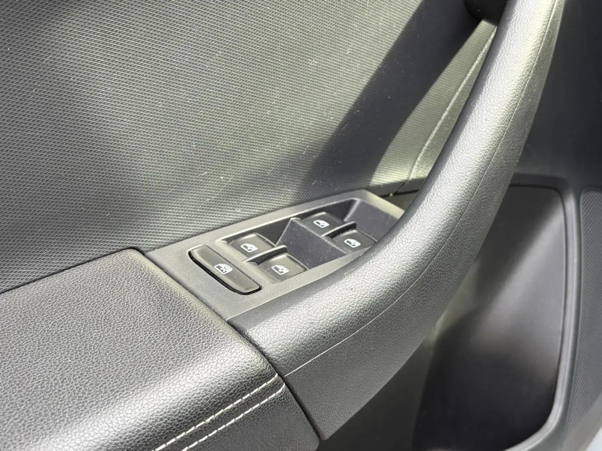 1.0 TSI Drive Automaat Allseason Navi 1eEigenaar