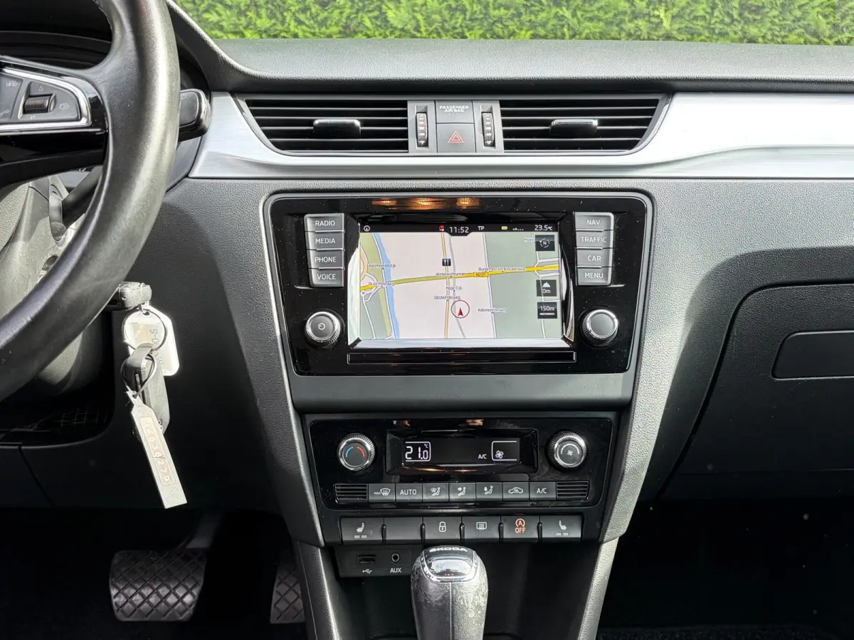 1.0 TSI Drive Automaat Allseason Navi 1eEigenaar