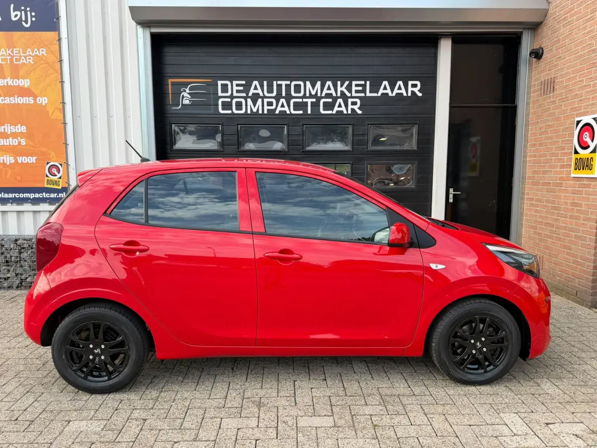1.0 CVVT PlusLine | 50.689 KM | AIRCO | ZWARTE LMV |SPORTIEF ROOD |