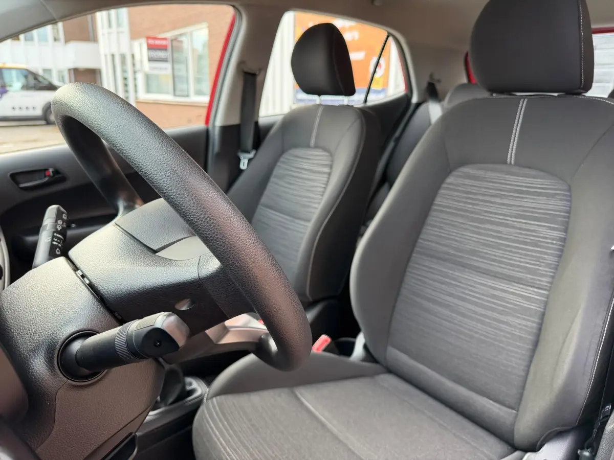 1.0 CVVT PlusLine | 50.689 KM | AIRCO | ZWARTE LMV |SPORTIEF ROOD |