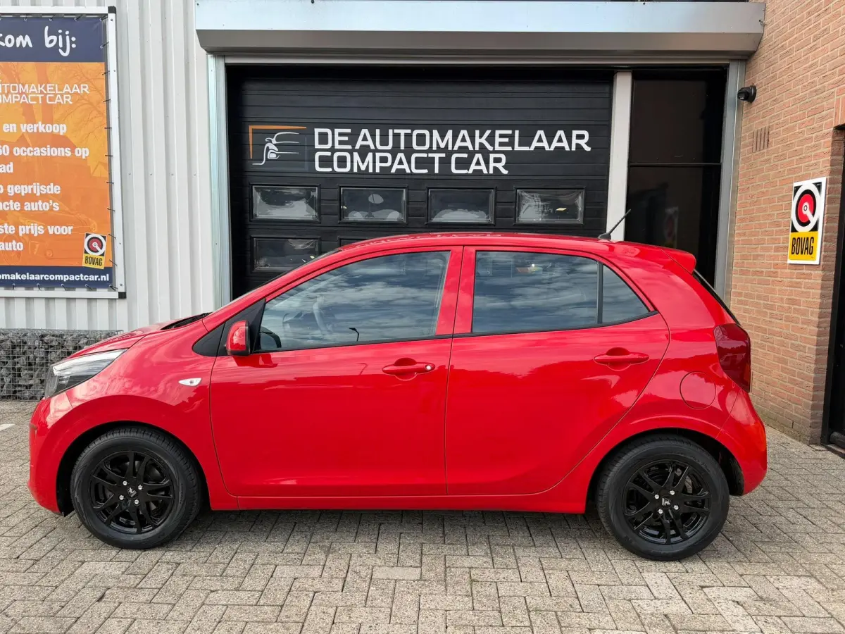 1.0 CVVT PlusLine | 50.689 KM | AIRCO | ZWARTE LMV |SPORTIEF ROOD |
