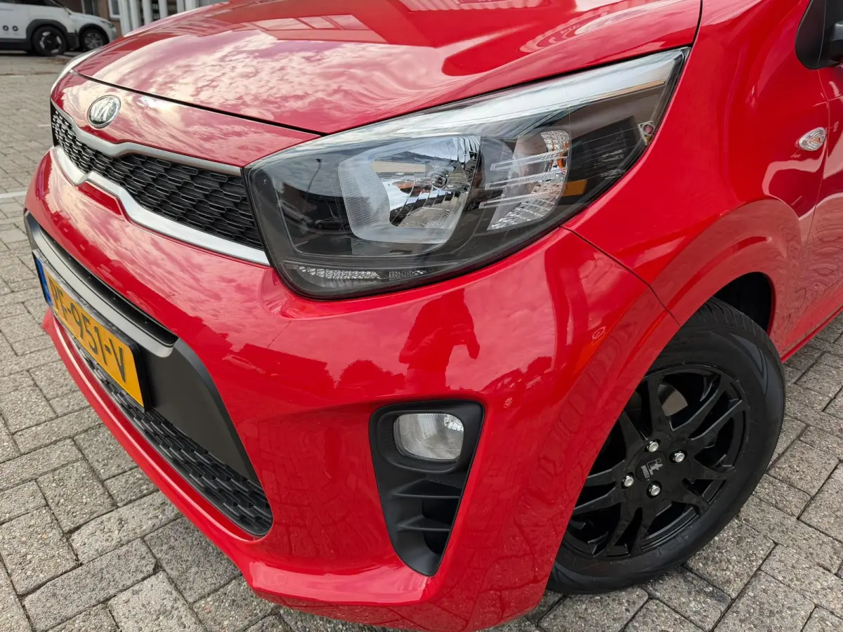 1.0 CVVT PlusLine | 50.689 KM | AIRCO | ZWARTE LMV |SPORTIEF ROOD |