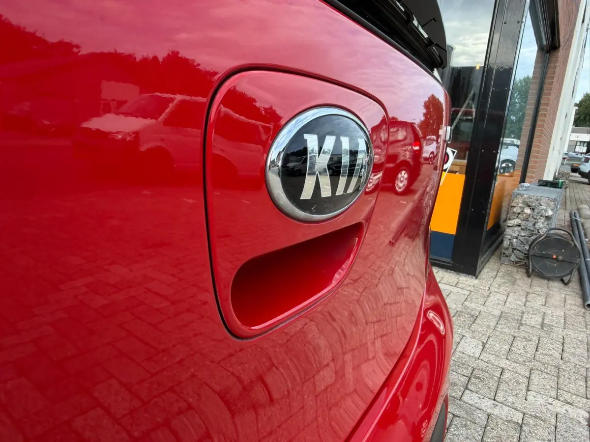 1.0 CVVT PlusLine | 50.689 KM | AIRCO | ZWARTE LMV |SPORTIEF ROOD |