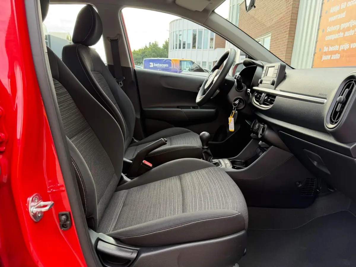 1.0 CVVT PlusLine | 50.689 KM | AIRCO | ZWARTE LMV |SPORTIEF ROOD |