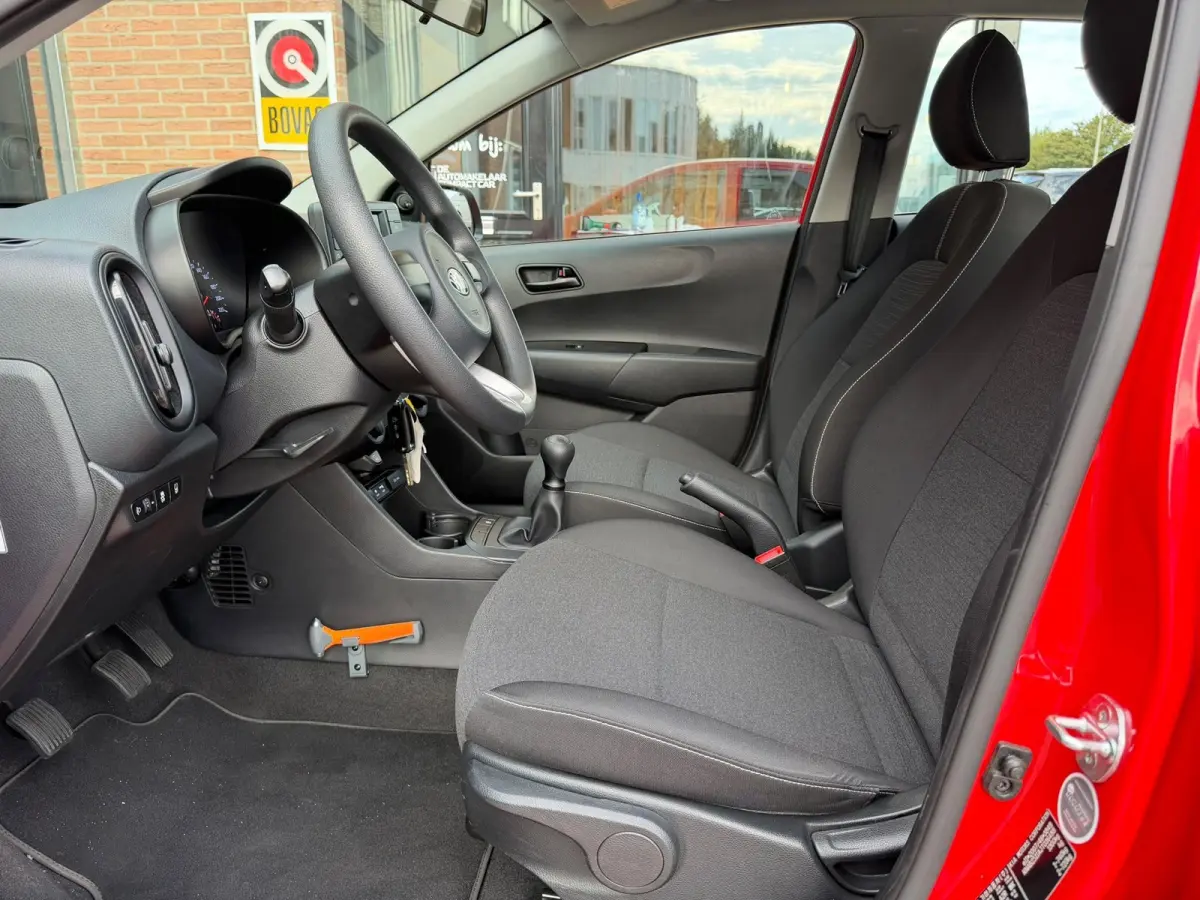 1.0 CVVT PlusLine | 50.689 KM | AIRCO | ZWARTE LMV |SPORTIEF ROOD |