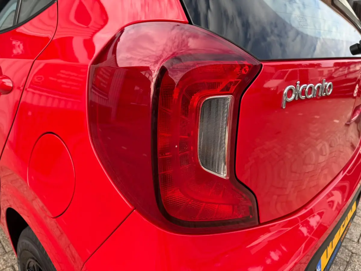 1.0 CVVT PlusLine | 50.689 KM | AIRCO | ZWARTE LMV |SPORTIEF ROOD |