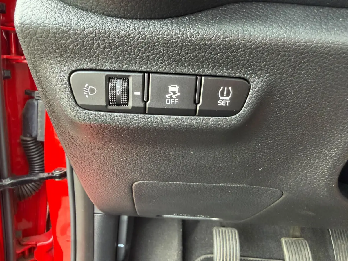 1.0 CVVT PlusLine | 50.689 KM | AIRCO | ZWARTE LMV |SPORTIEF ROOD |
