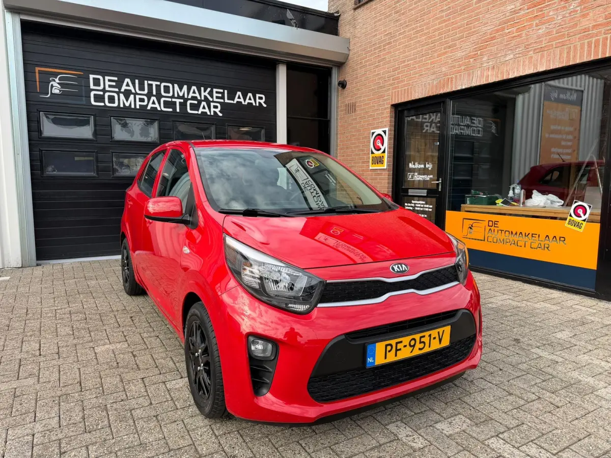 1.0 CVVT PlusLine | 50.689 KM | AIRCO | ZWARTE LMV |SPORTIEF ROOD |