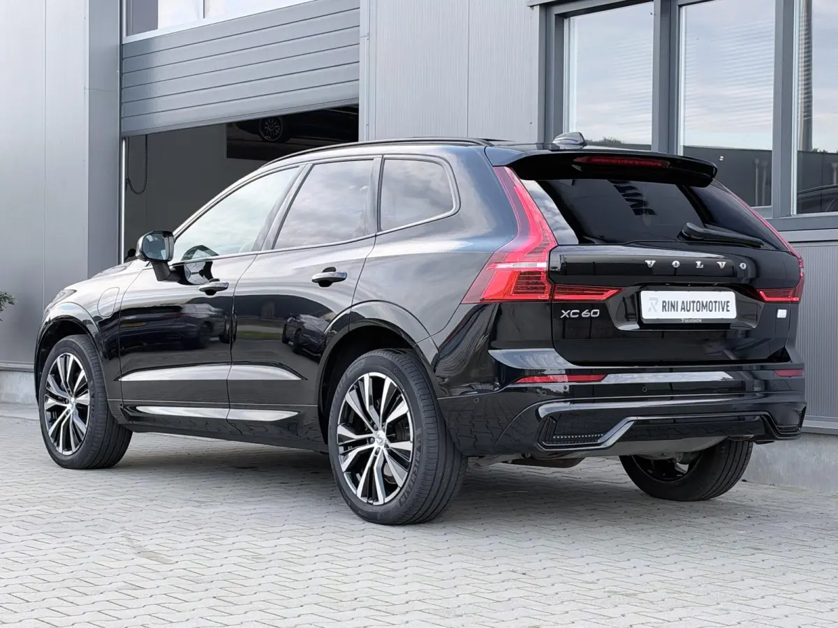 2.0 T6 Plug-in hybrid AWD R-Design 349 pk Long range | Trekhaak | Harman Kardon | 360 camera | 20 inch