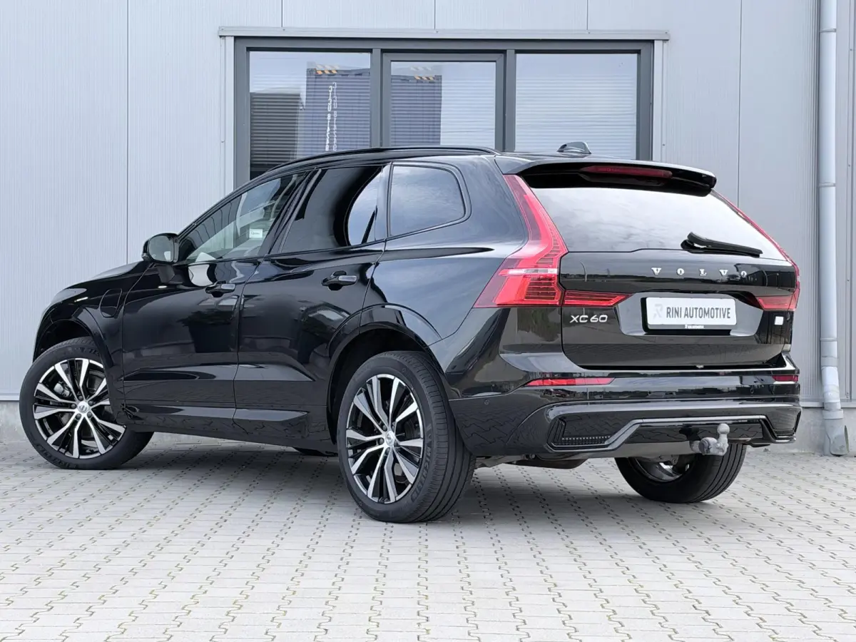 2.0 T6 Plug-in hybrid AWD R-Design 349 pk Long range | Trekhaak | Harman Kardon | 360 camera | 20 inch