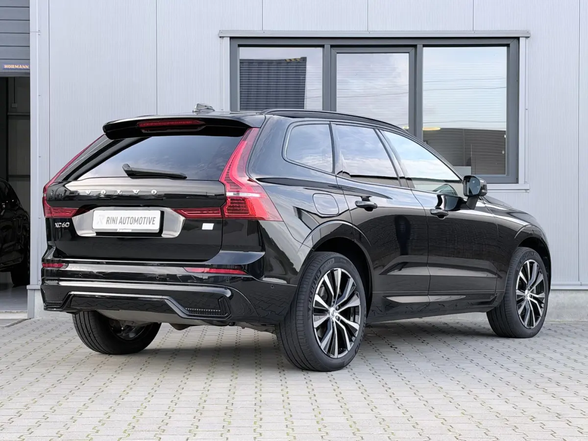 2.0 T6 Plug-in hybrid AWD R-Design 349 pk Long range | Trekhaak | Harman Kardon | 360 camera | 20 inch
