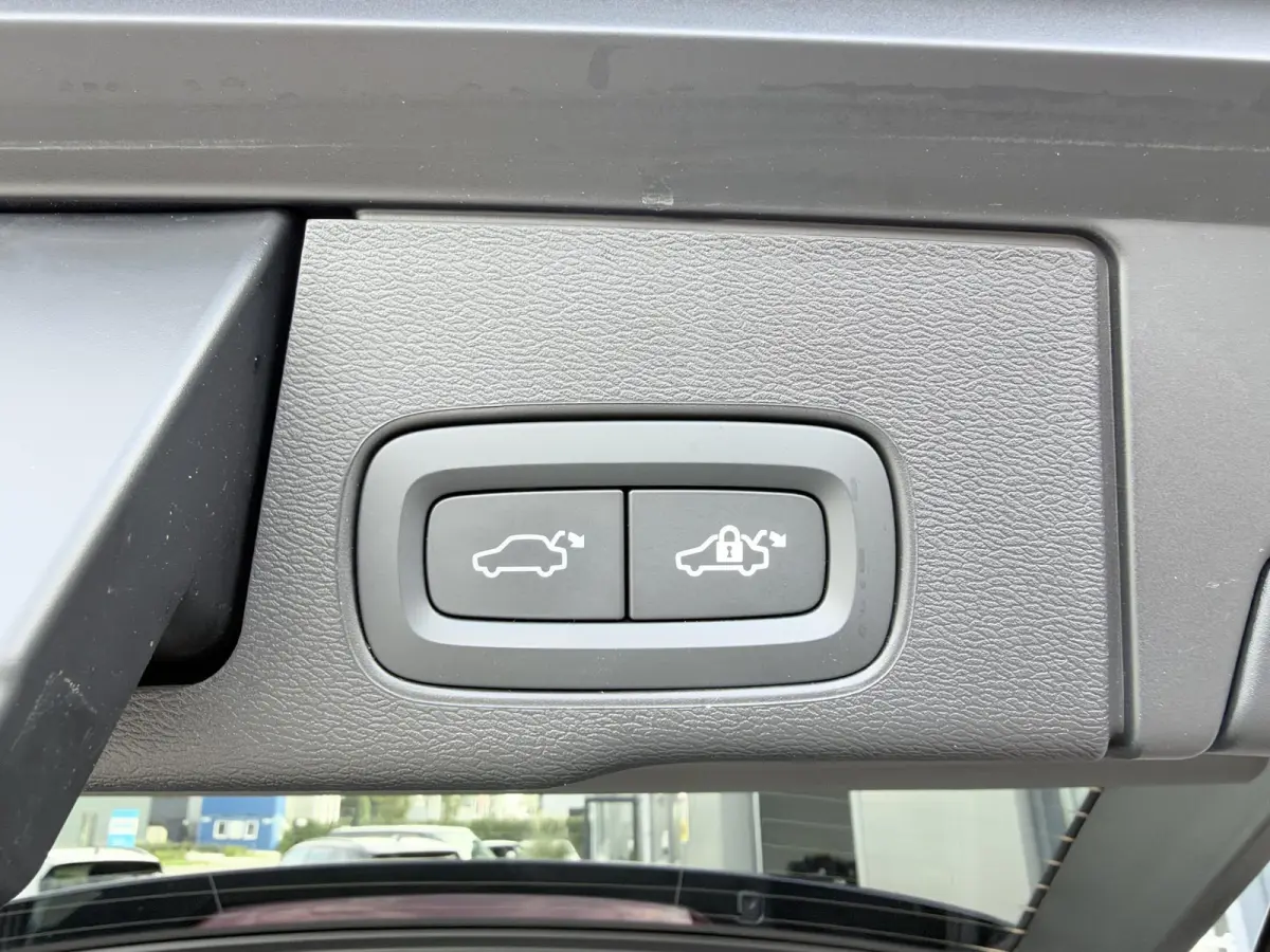 2.0 T6 Plug-in hybrid AWD R-Design 349 pk Long range | Trekhaak | Harman Kardon | 360 camera | 20 inch
