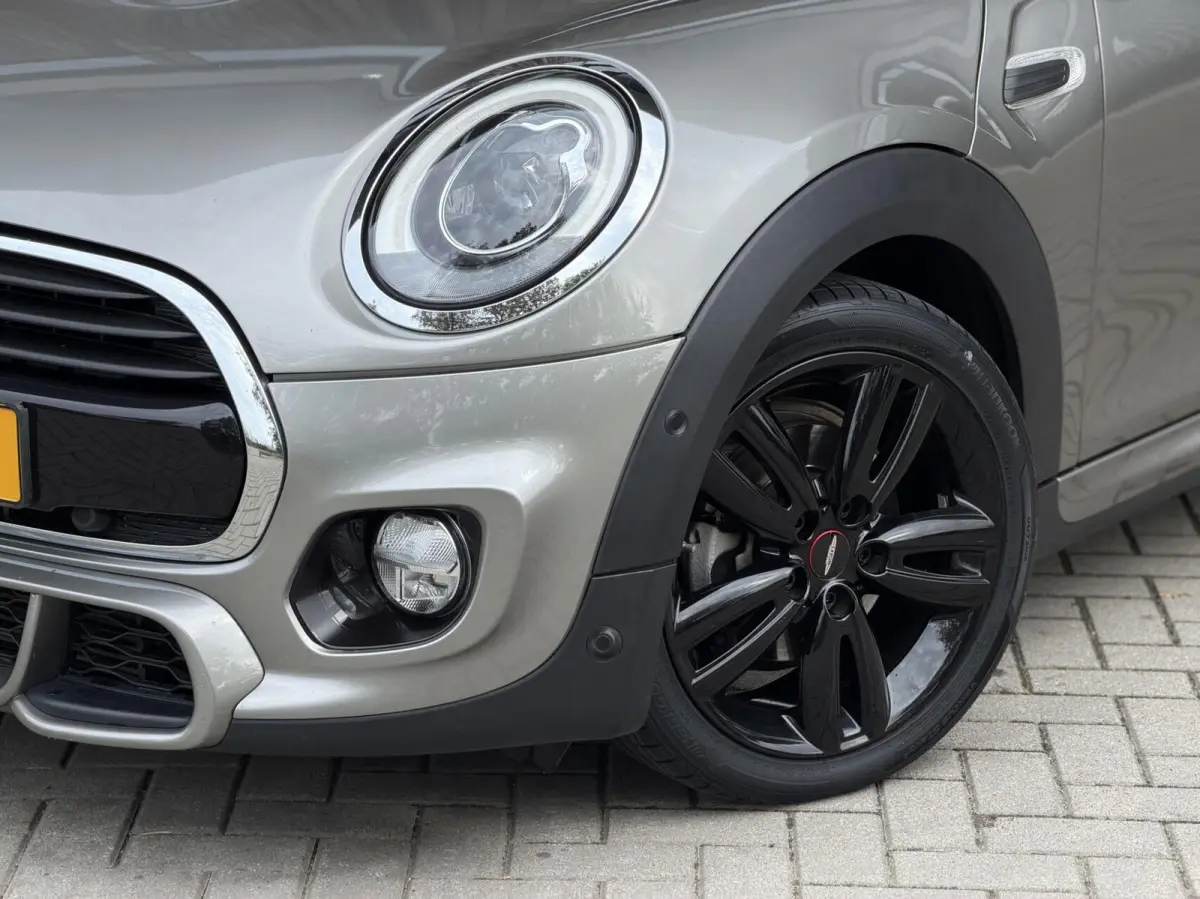 1.5 Cooper Chili Serious Business JCW PAKKET | PANORAMADAK | CAMERA | STOELWERWARMING