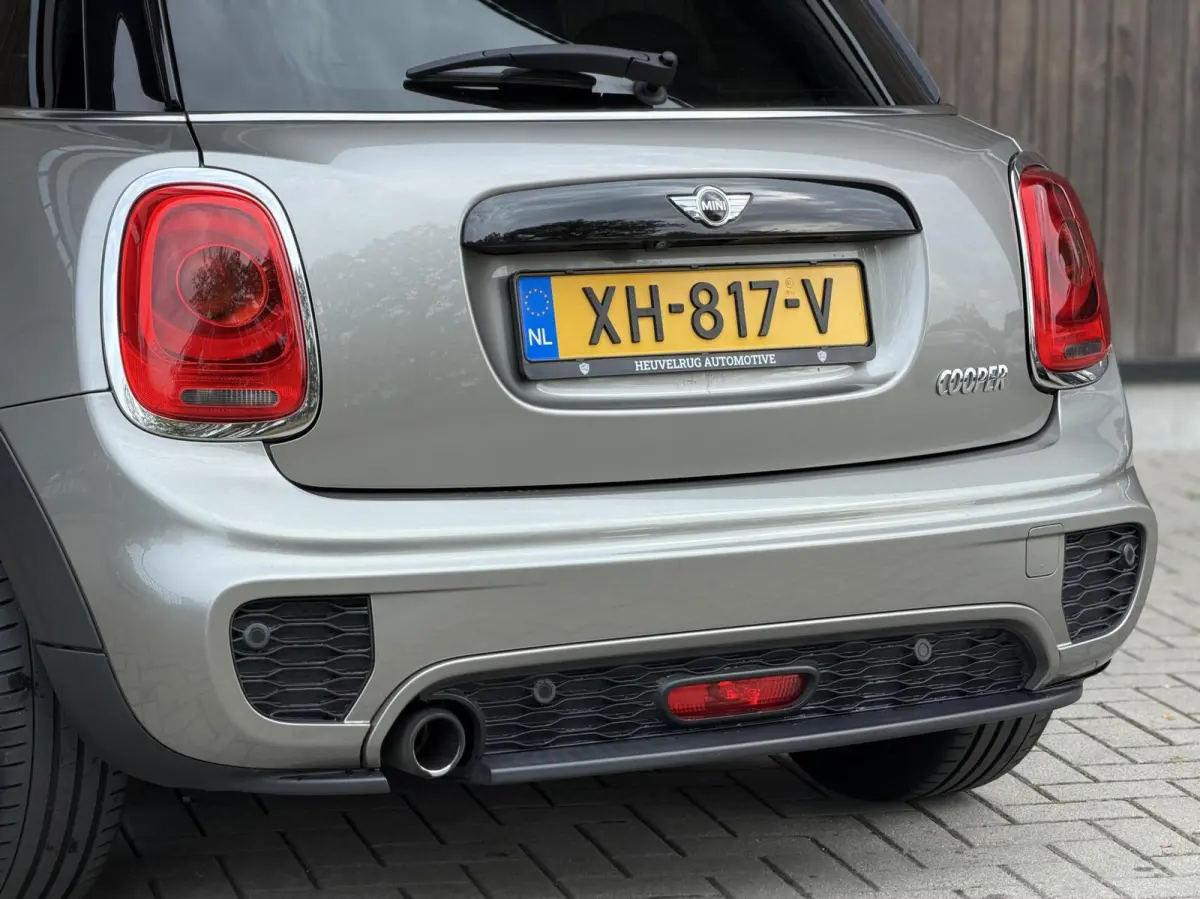 1.5 Cooper Chili Serious Business JCW PAKKET | PANORAMADAK | CAMERA | STOELWERWARMING