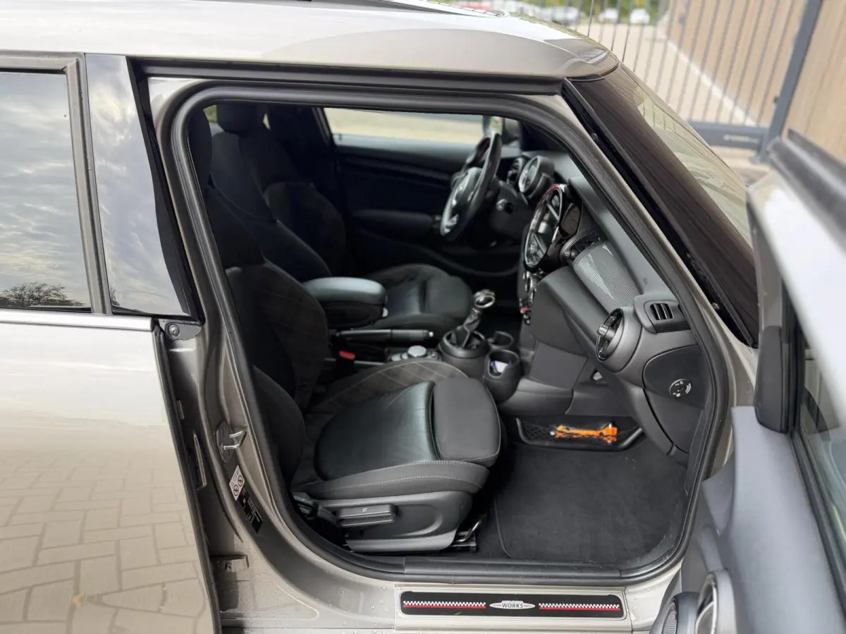 1.5 Cooper Chili Serious Business JCW PAKKET | PANORAMADAK | CAMERA | STOELWERWARMING