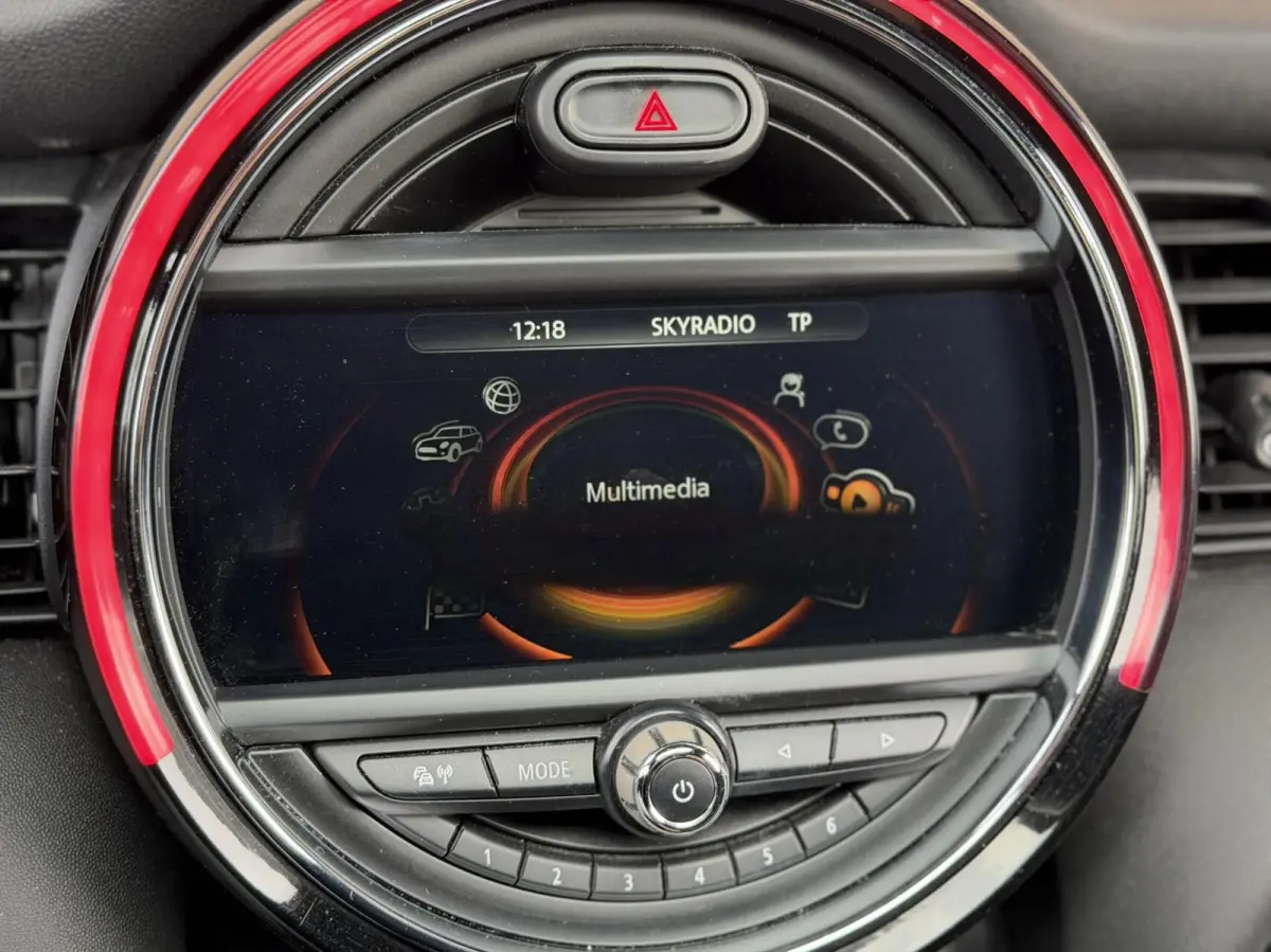 1.5 Cooper Chili Serious Business JCW PAKKET | PANORAMADAK | CAMERA | STOELWERWARMING