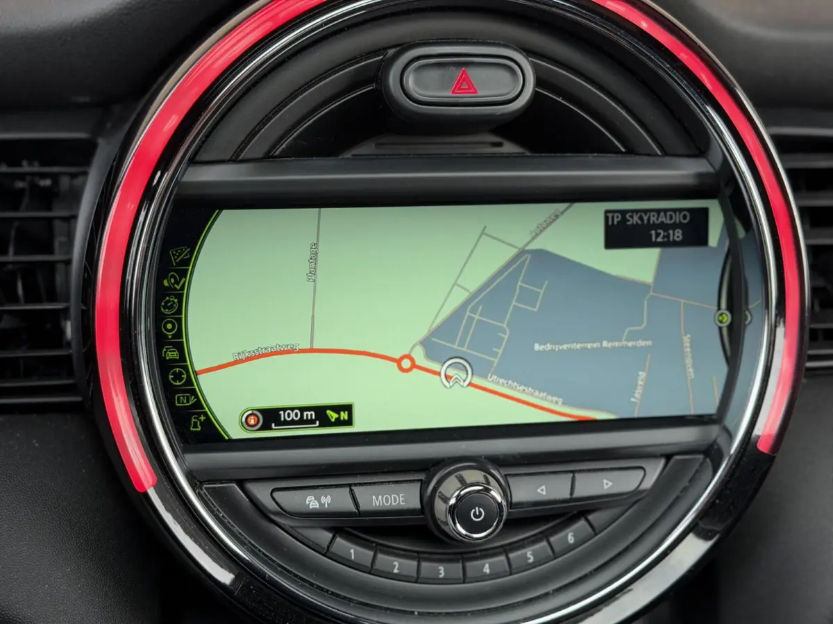 1.5 Cooper Chili Serious Business JCW PAKKET | PANORAMADAK | CAMERA | STOELWERWARMING