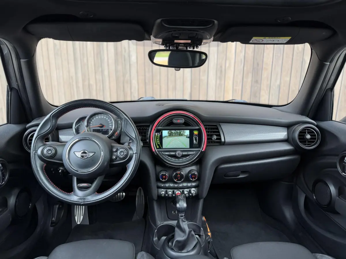 1.5 Cooper Chili Serious Business JCW PAKKET | PANORAMADAK | CAMERA | STOELWERWARMING
