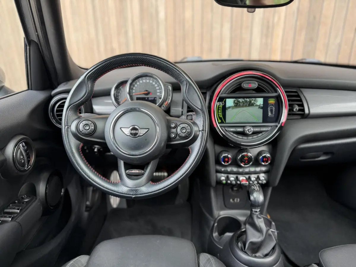 1.5 Cooper Chili Serious Business JCW PAKKET | PANORAMADAK | CAMERA | STOELWERWARMING