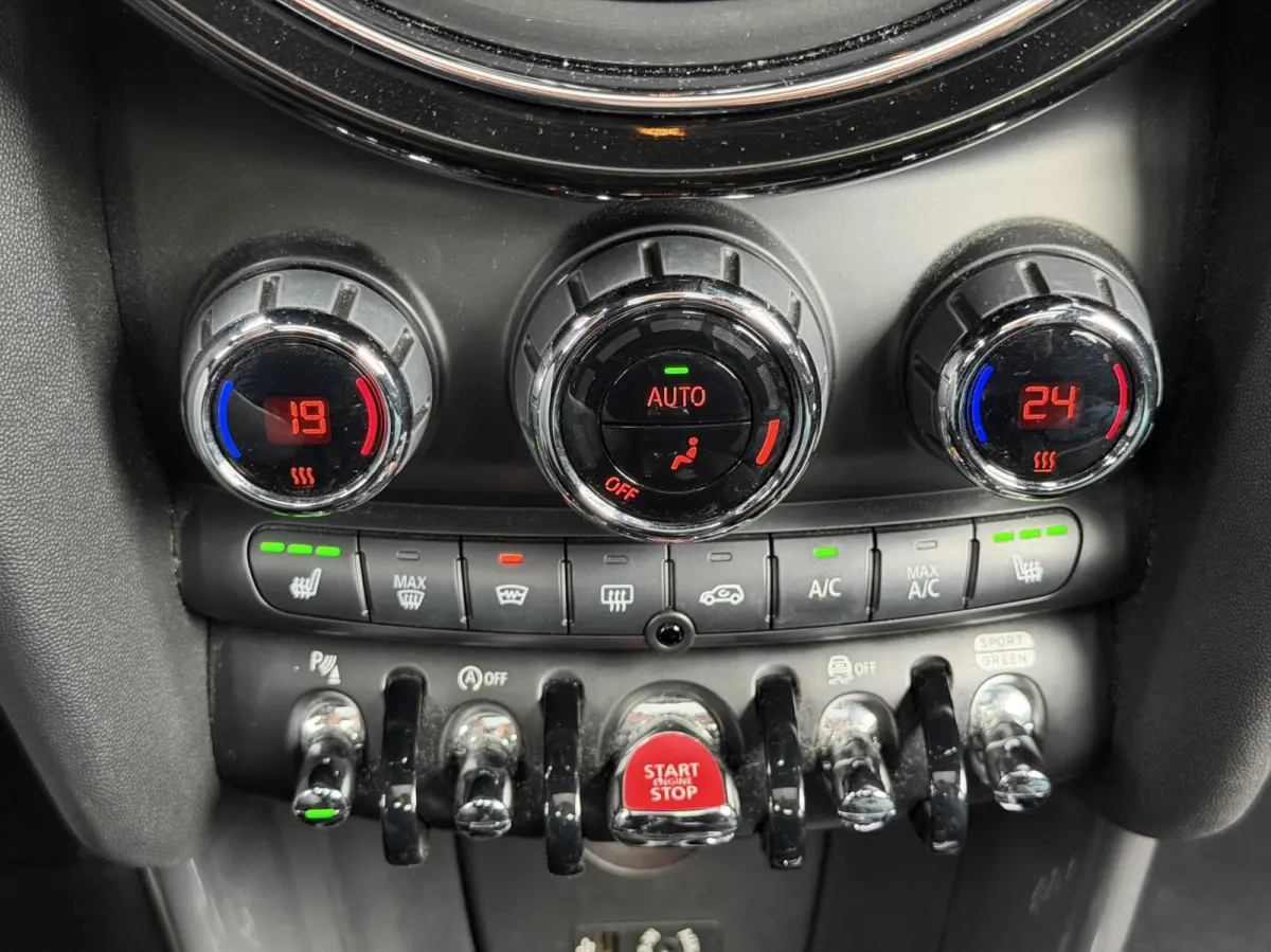 1.5 Cooper Chili Serious Business JCW PAKKET | PANORAMADAK | CAMERA | STOELWERWARMING