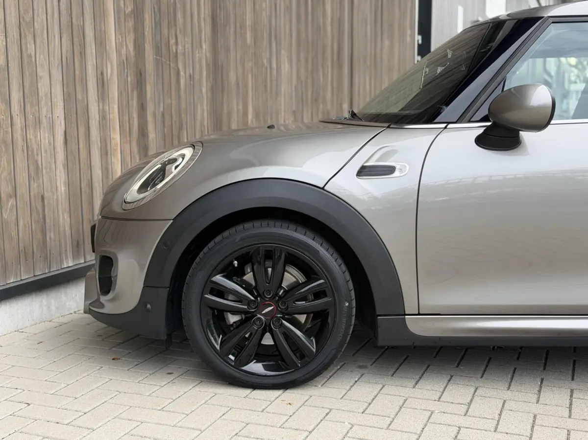 1.5 Cooper Chili Serious Business JCW PAKKET | PANORAMADAK | CAMERA | STOELWERWARMING