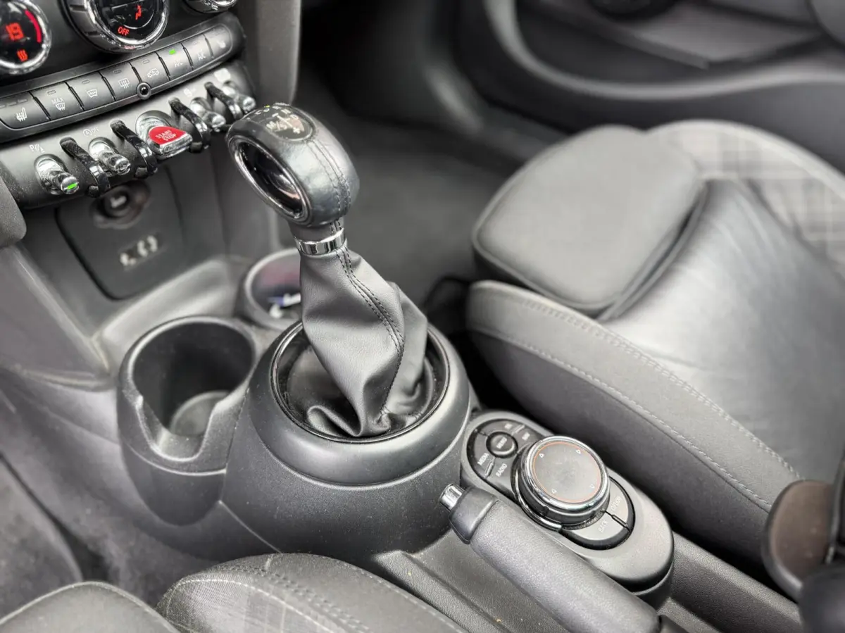 1.5 Cooper Chili Serious Business JCW PAKKET | PANORAMADAK | CAMERA | STOELWERWARMING