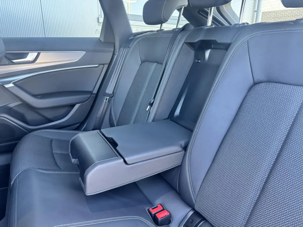 40 TDI S Line edition 204 PK | Black optic | ACC | Pano | Apple Carplay