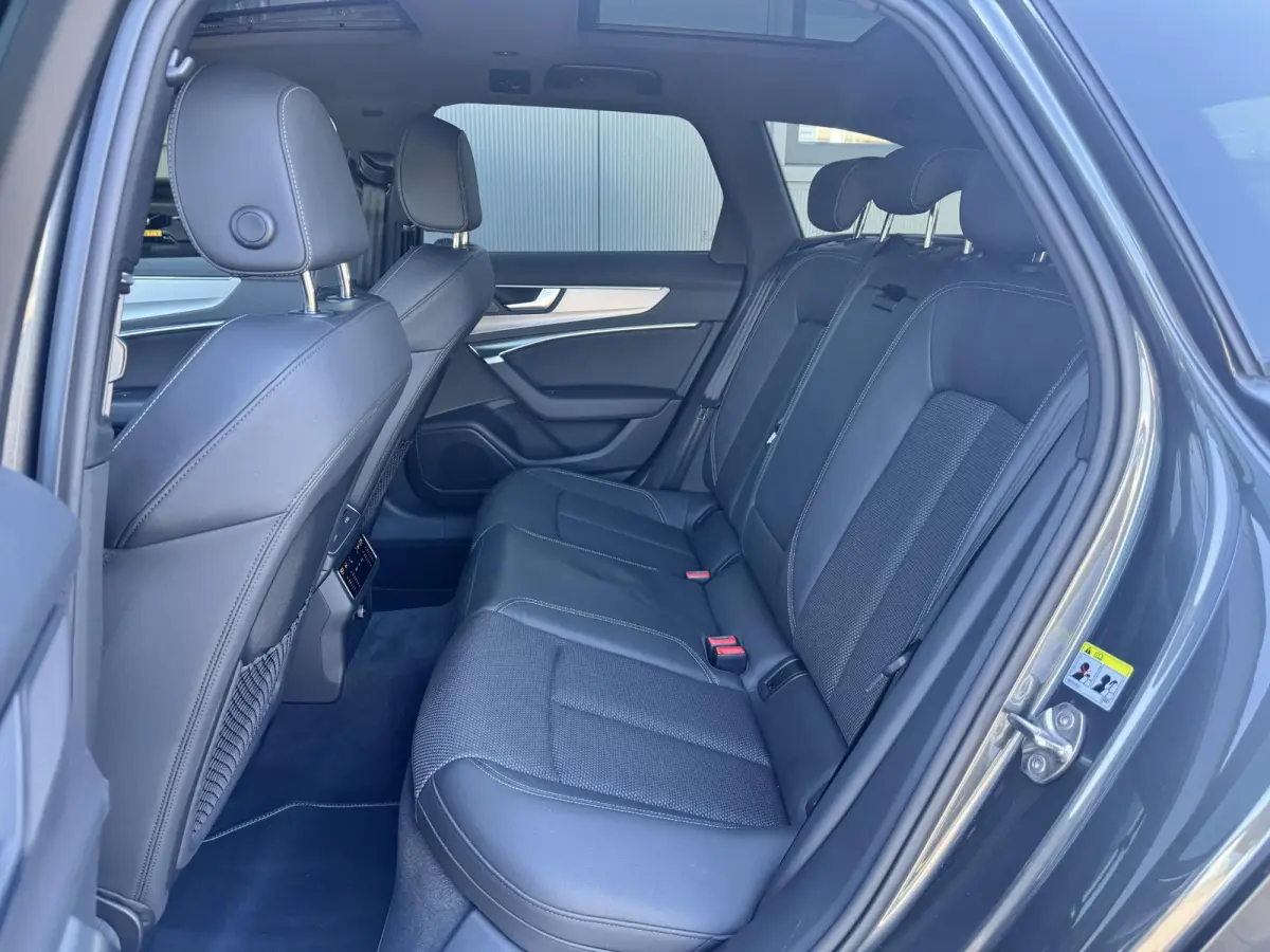 40 TDI S Line edition 204 PK | Black optic | ACC | Pano | Apple Carplay