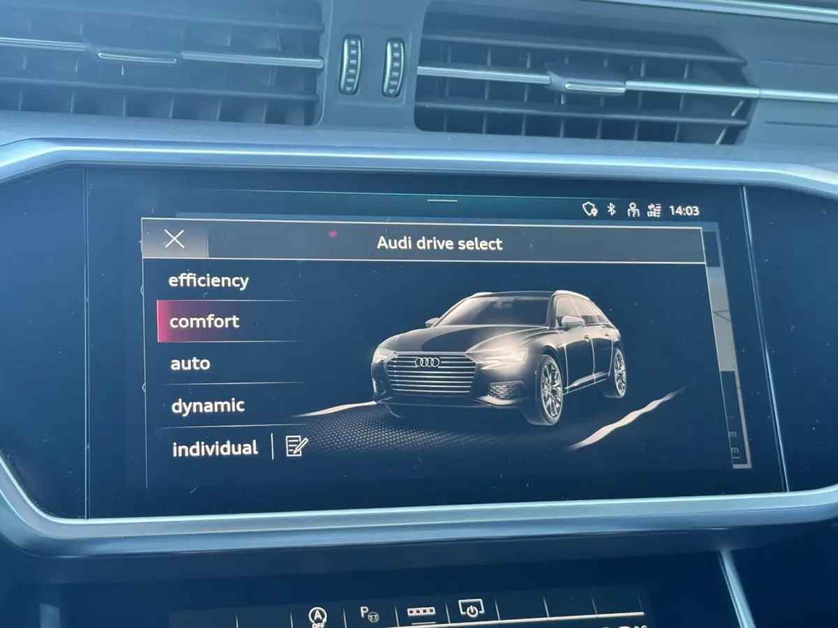 40 TDI S Line edition 204 PK | Black optic | ACC | Pano | Apple Carplay