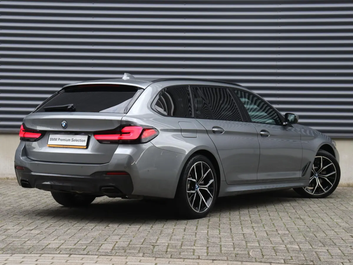 530e | M Sportpakket | Trekhaak | Adaptive Cruise Control | Hi-Fi | Stuurwiel Verwarmd | Sportstoelen | SoH 94% | 19'' LMV
