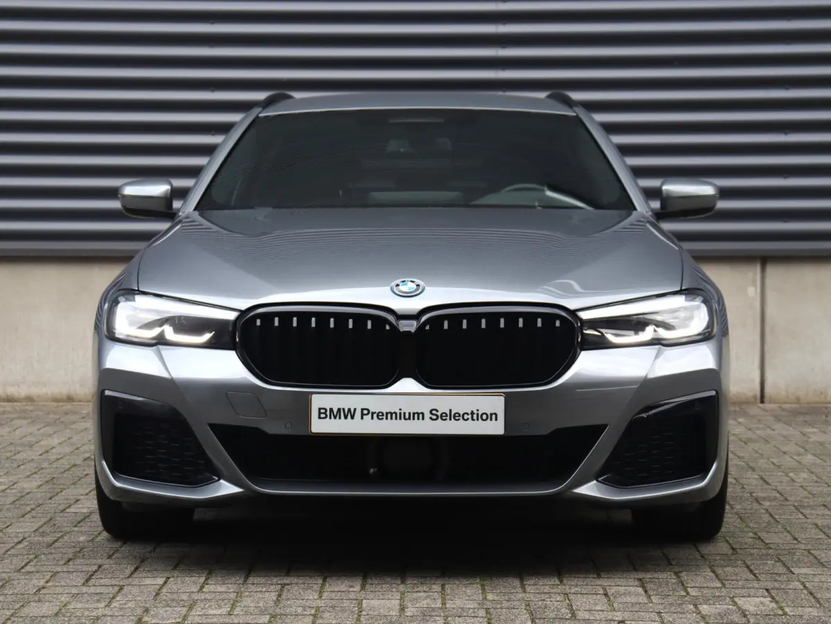530e | M Sportpakket | Trekhaak | Adaptive Cruise Control | Hi-Fi | Stuurwiel Verwarmd | Sportstoelen | SoH 94% | 19'' LMV