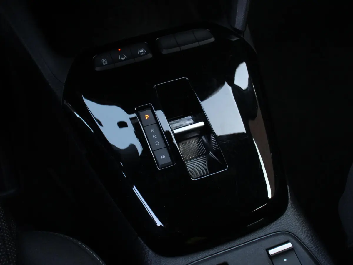 1.2 Turbo Hybrid 100pk Automaat GS Navigatie Apple Carplay/Android Auto Airco Camera Cruise Control Led Lichtmetalen velgen Camera