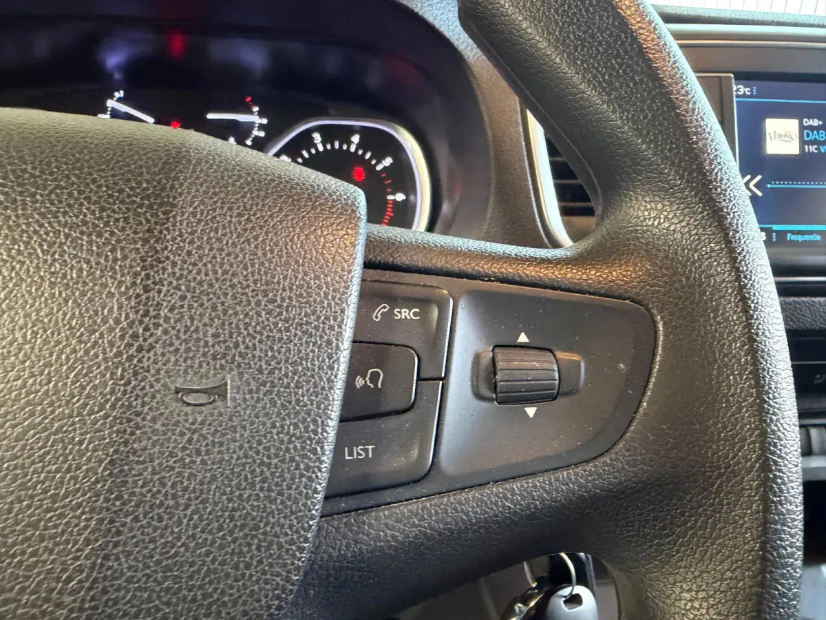 1.5 BlueHDI 120 S&S L2 Navi, Camera, Carplay, Cruise Control, Trekhaak, Euro 6