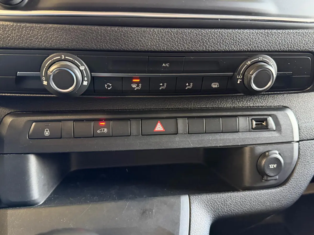 1.5 BlueHDI 120 S&S L2 Navi, Camera, Carplay, Cruise Control, Trekhaak, Euro 6