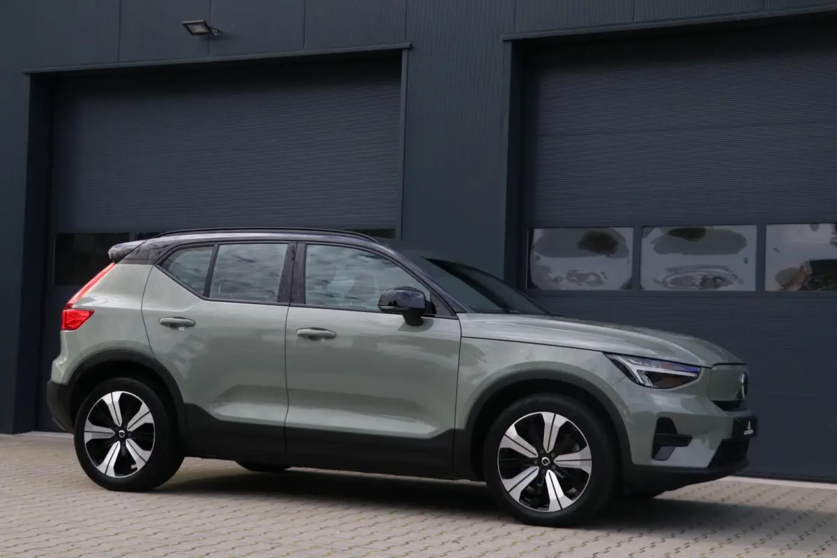 Pro 70kWh AdaptiveCruise Camera Stoel/stuur verwarming TwoTone Sage Green PilotAssist AppleCarplay Uitstraling 74000KM BJ2023