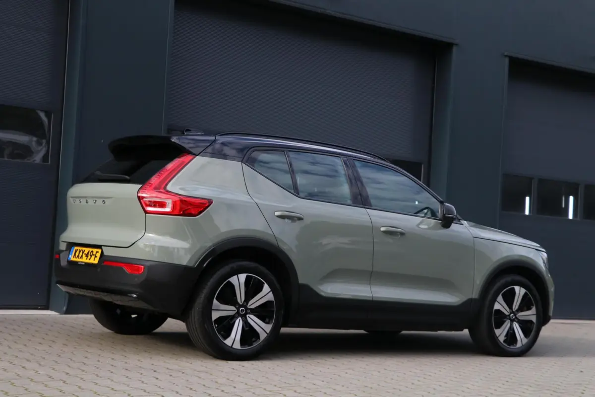 Pro 70kWh AdaptiveCruise Camera Stoel/stuur verwarming TwoTone Sage Green PilotAssist AppleCarplay Uitstraling 74000KM BJ2023