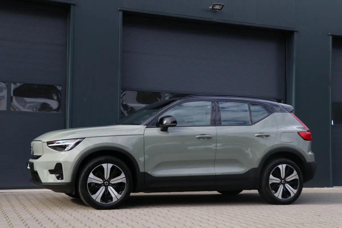 Pro 70kWh AdaptiveCruise Camera Stoel/stuur verwarming TwoTone Sage Green PilotAssist AppleCarplay Uitstraling 74000KM BJ2023