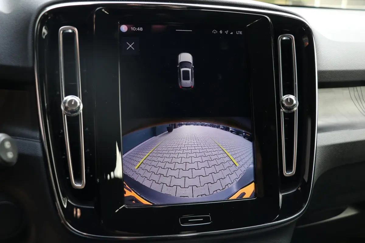 Pro 70kWh AdaptiveCruise Camera Stoel/stuur verwarming TwoTone Sage Green PilotAssist AppleCarplay Uitstraling 74000KM BJ2023