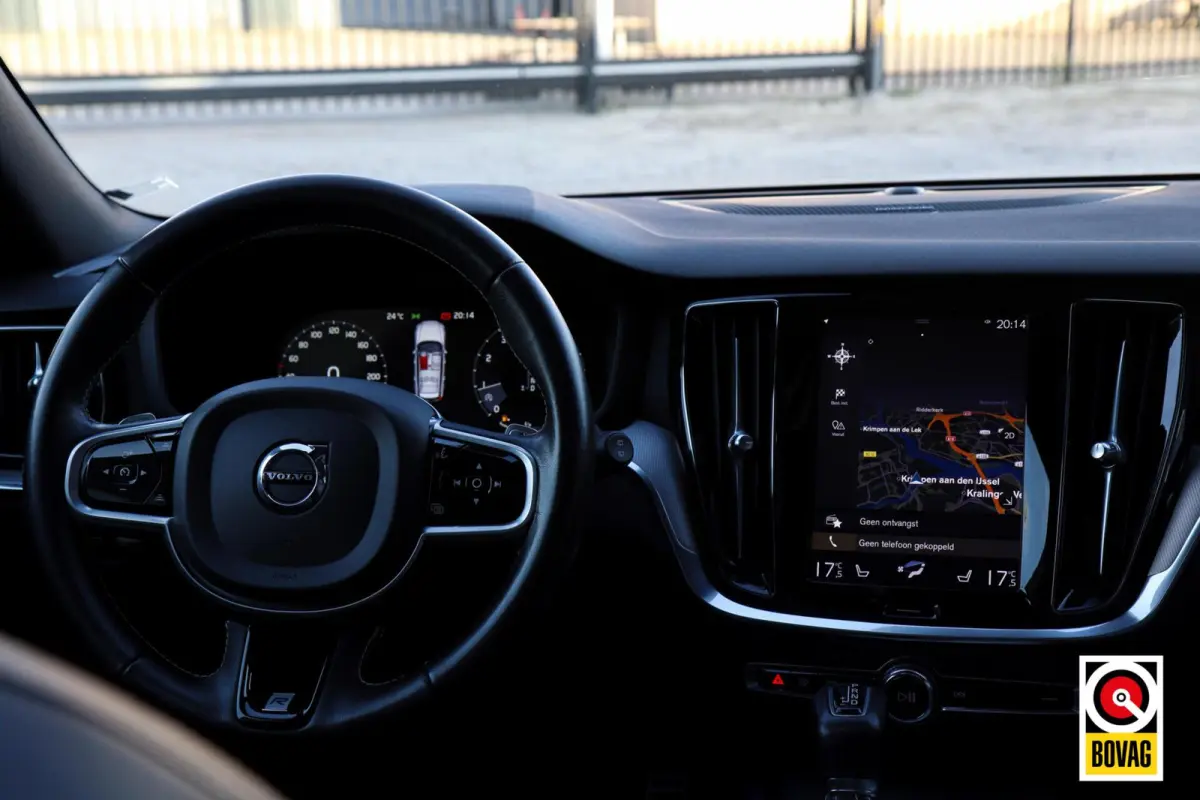 2.0 T5 R-Design |LED|PANO|HARMAN-KARDON|CAMERA|MEMORY|TREKHAAK