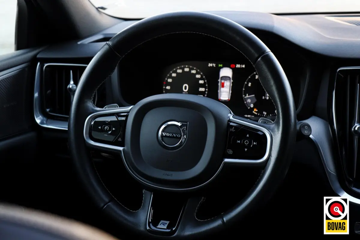 2.0 T5 R-Design |LED|PANO|HARMAN-KARDON|CAMERA|MEMORY|TREKHAAK