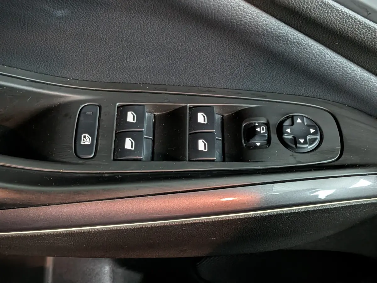 1.6 Turbo Hybrid Elegance