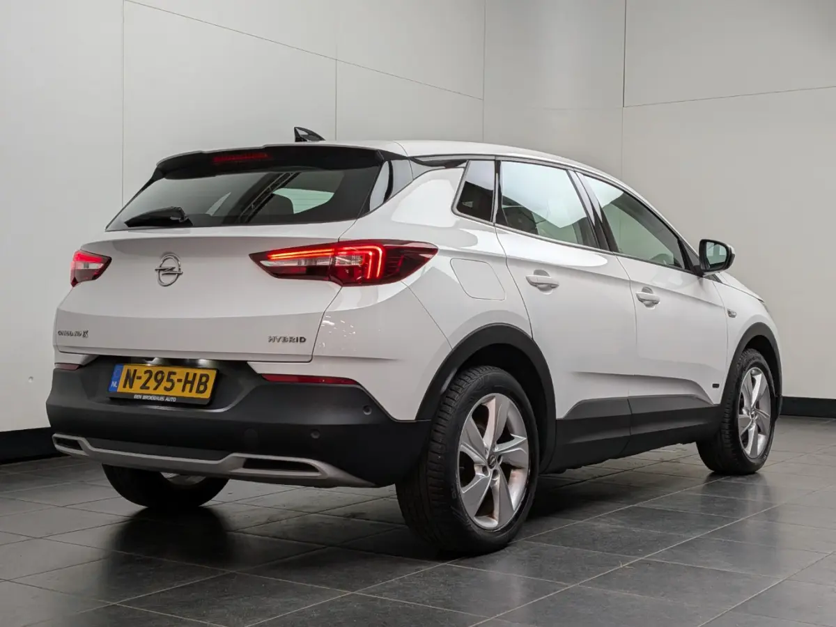 1.6 Turbo Hybrid Elegance