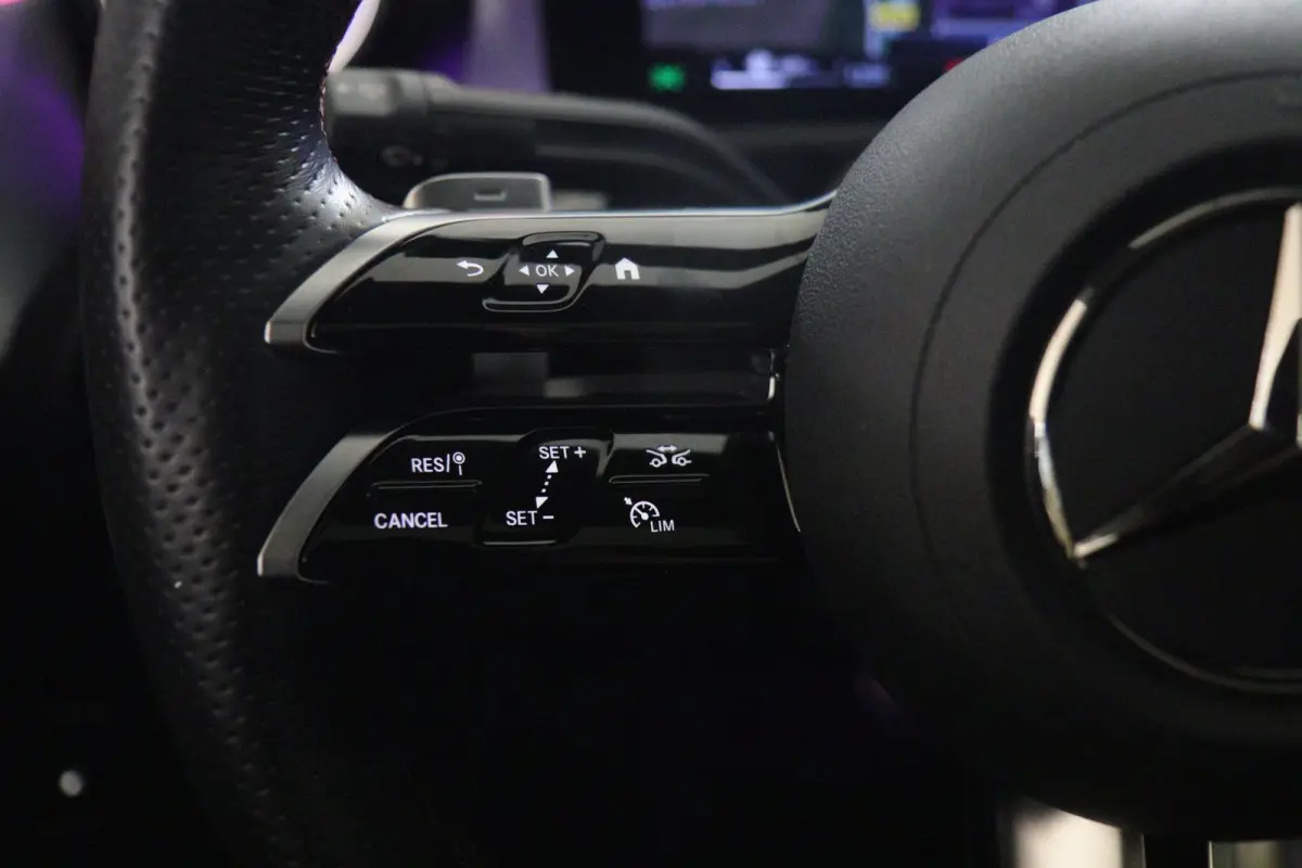 250 e AMG Line NAP/PANO/CARPLAY/HUD/ACC/BURM/KEYLESS/VOL