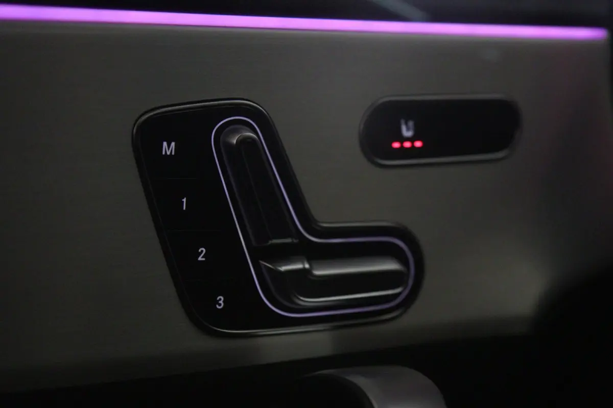 250 e AMG Line NAP/PANO/CARPLAY/HUD/ACC/BURM/KEYLESS/VOL