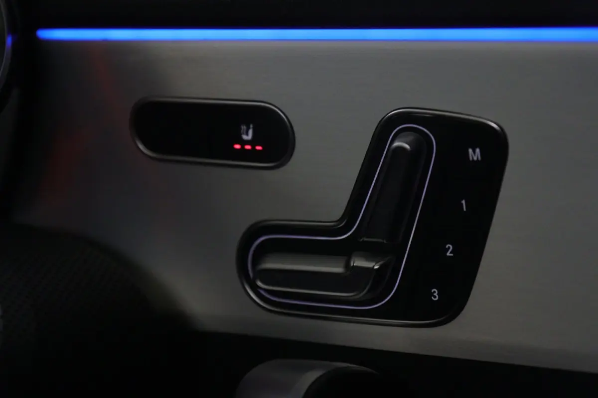 250 e AMG Line NAP/PANO/CARPLAY/HUD/ACC/BURM/KEYLESS/VOL