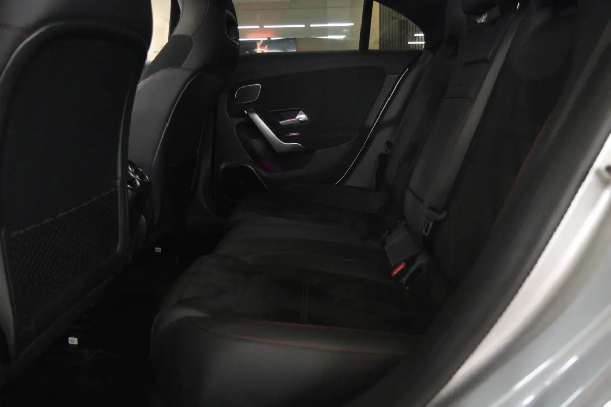 250 e AMG Line NAP/PANO/CARPLAY/HUD/ACC/BURM/KEYLESS/VOL