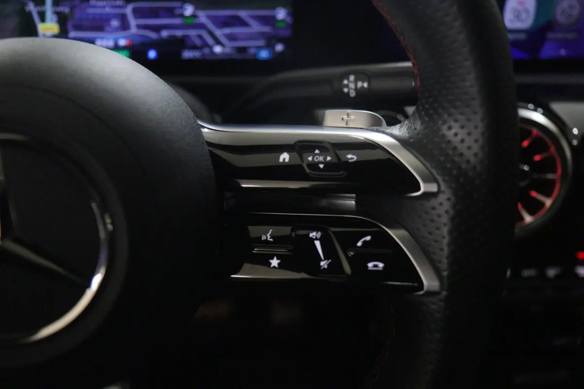 250 e AMG Line NAP/PANO/CARPLAY/HUD/ACC/BURM/KEYLESS/VOL
